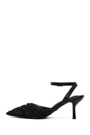 Kadın Siyah Bilekten Tokalı Çiçek Nakışlı Arkası Açık İnce Topuklu Ayakkabı | Derimod