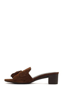 Kadın Kahverengi Püsküllü Kısa Kalın Topuklu Süet Deri Terlik | Derimod