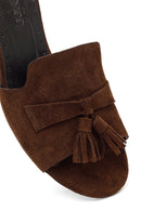 Kadın Kahverengi Püsküllü Kısa Kalın Topuklu Süet Deri Terlik | Derimod