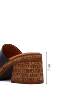 Woman Black Chunky-Heeled Leather Slippers | Derimod