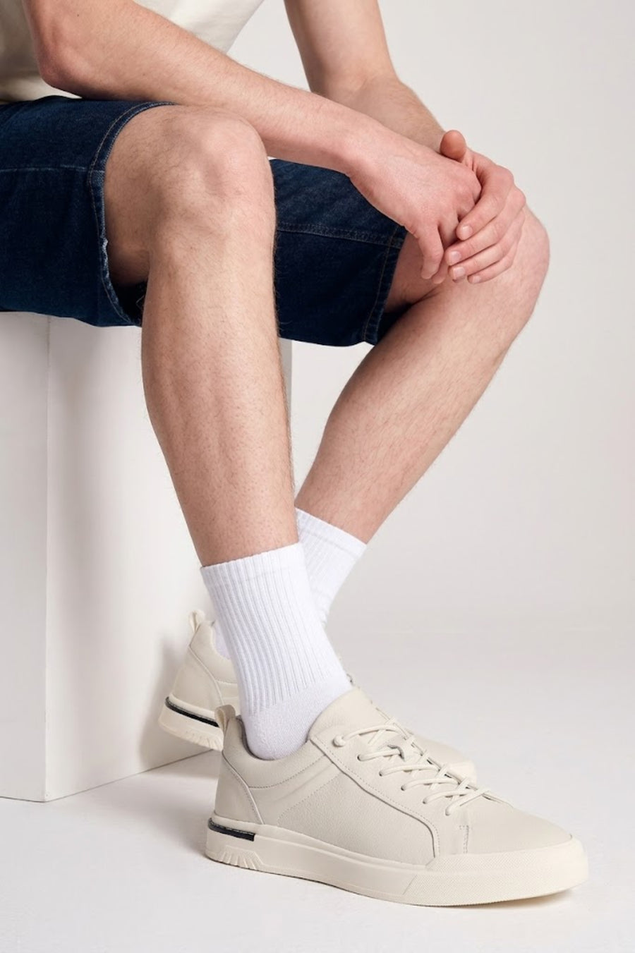 Men's White Lace-up Leather Sneaker
