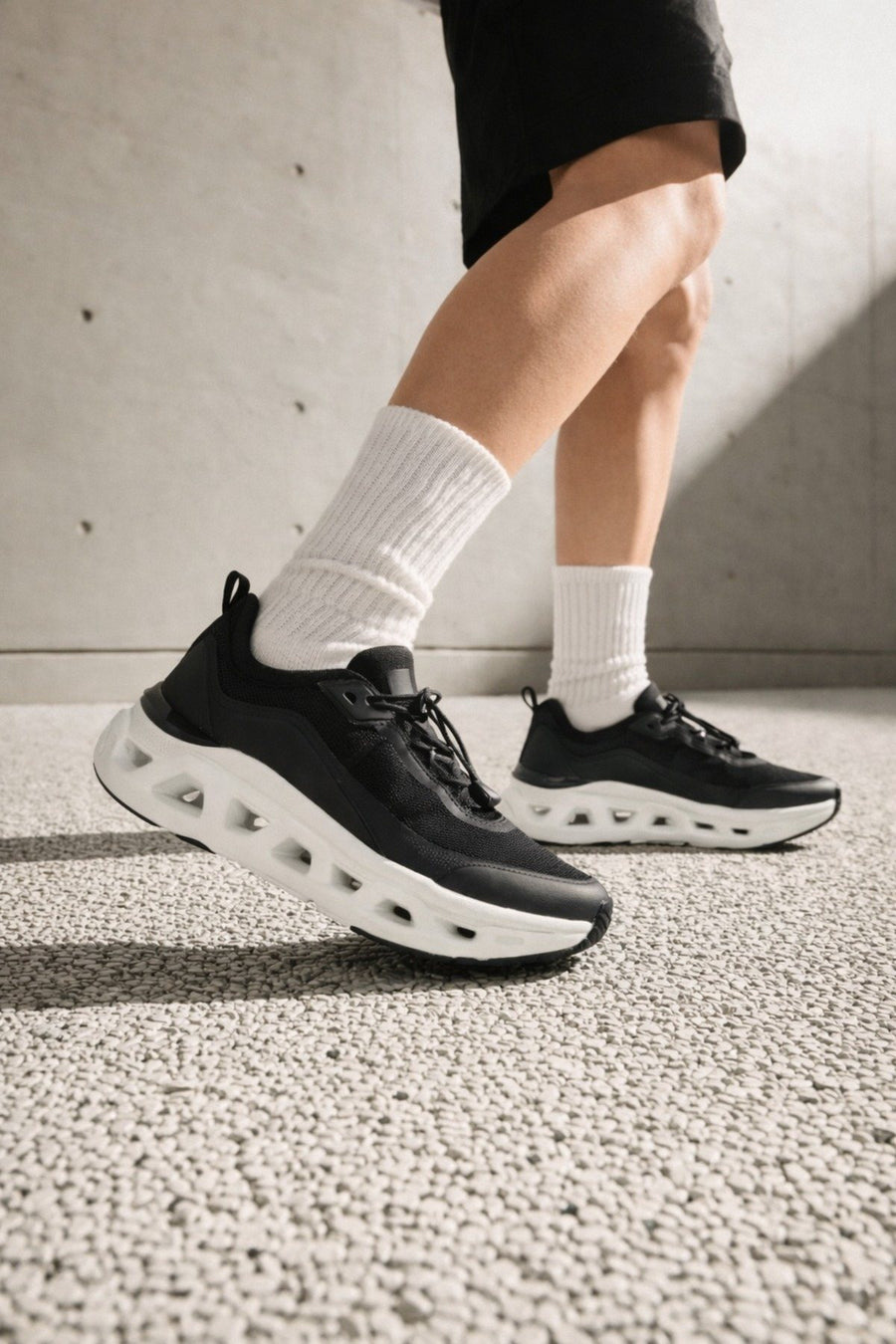 Derimod Zero Erkek Siyah Kalın Tabanlı Bağcıklı Kumaş Sneaker
