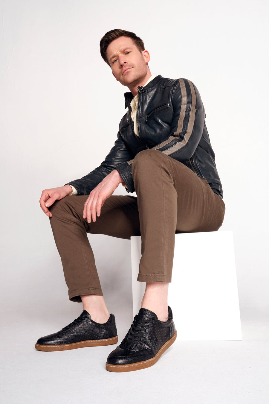 Men's Black Lace-up Leather Sneaker