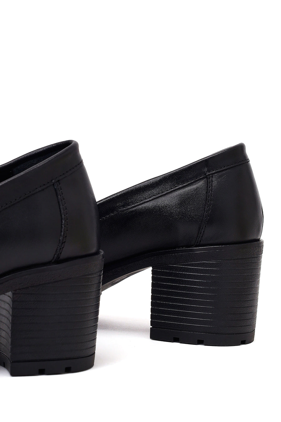 Woman Black Thick-Heeled Leather Loafer