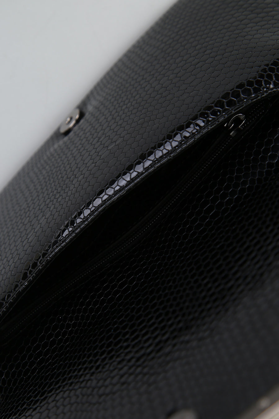 Snake Patterned Women's Black Leather Portfolio