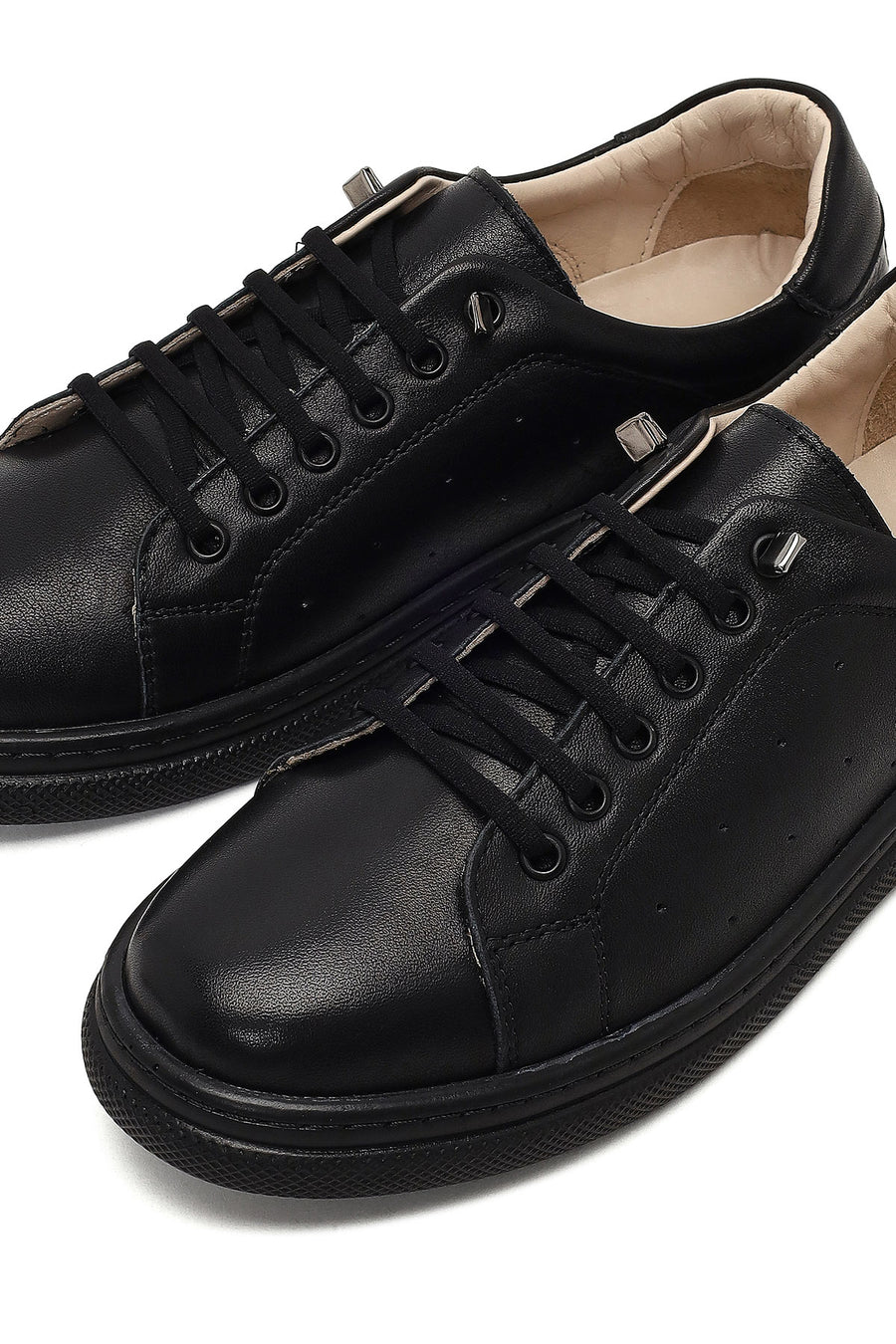 Kadın Siyah Bağcıklı Deri Sneaker