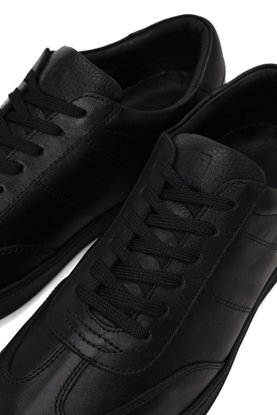 Male Black Lace-up Leather Casual Sneaker
