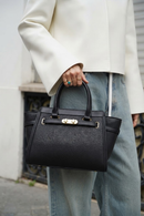 Woman Black Long-Strap Classic Shoulder Bag | Derimod