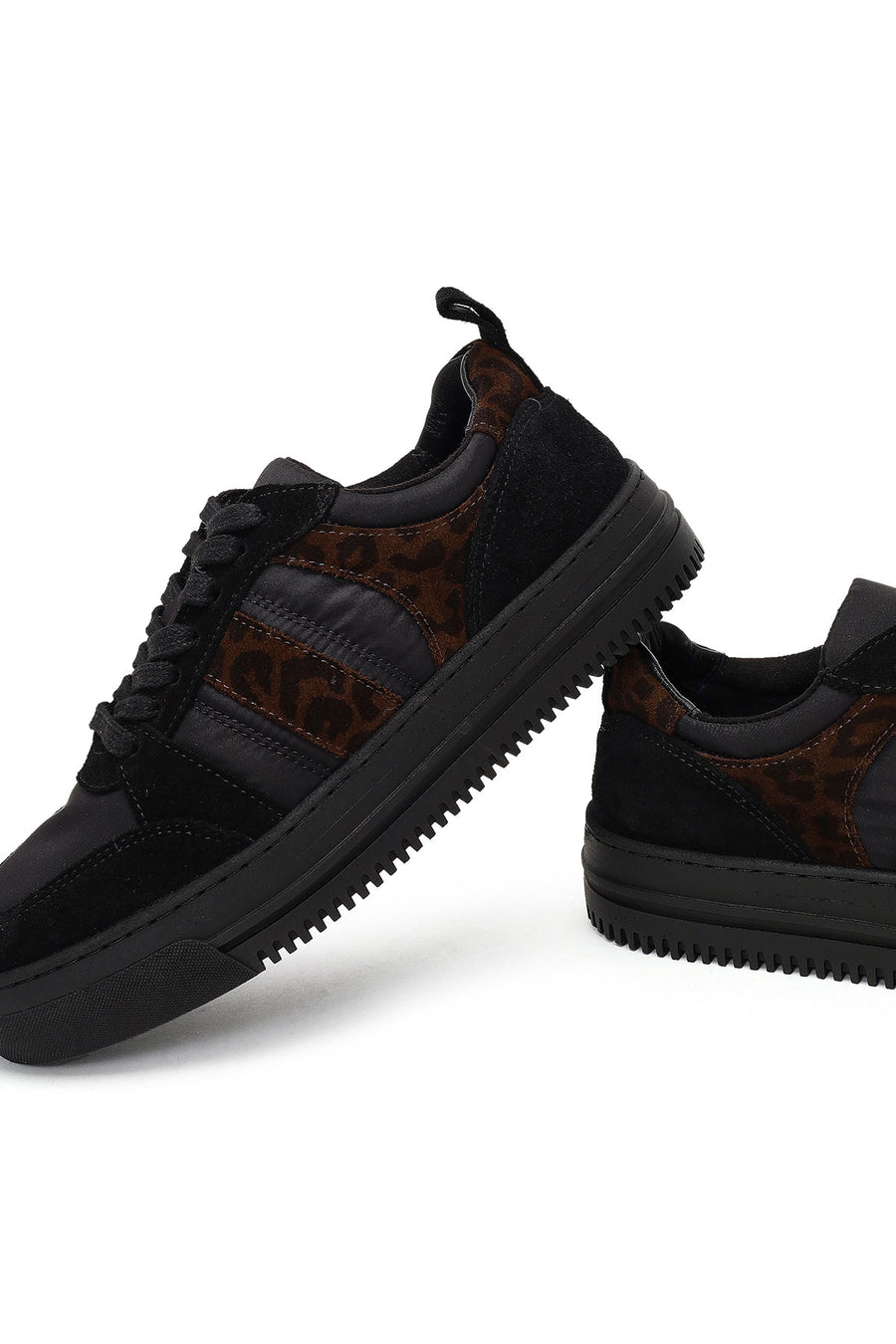 Woman Black Lace-Up Patterned Leather Sneaker