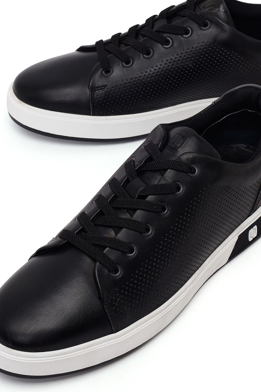 Male Black Lace-Up Leather Sneaker