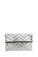 Woman Silver Chain-Strap Quilted Clutch Bag | Derimod