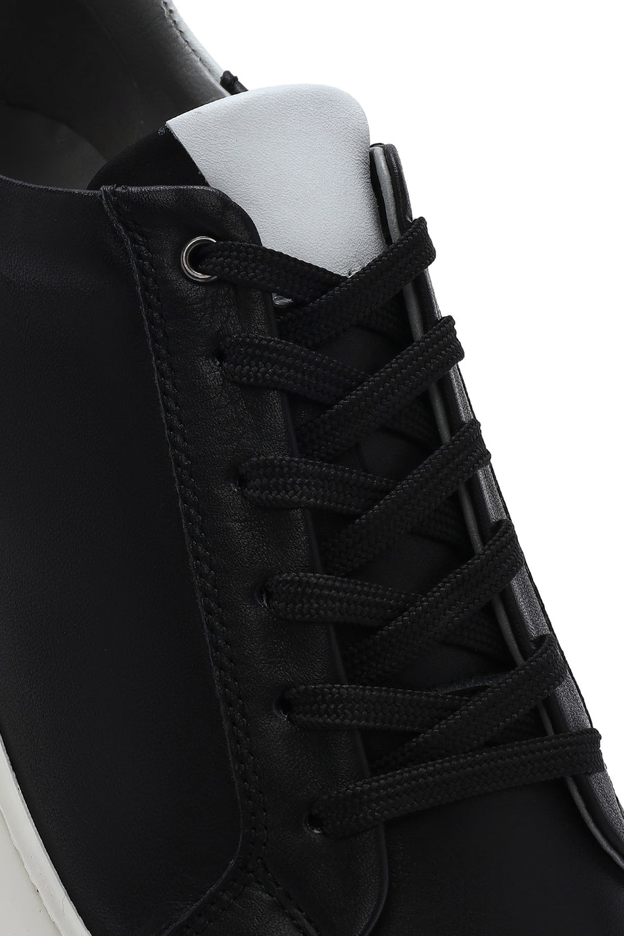Men's Black Lace-up Leather Sneaker
