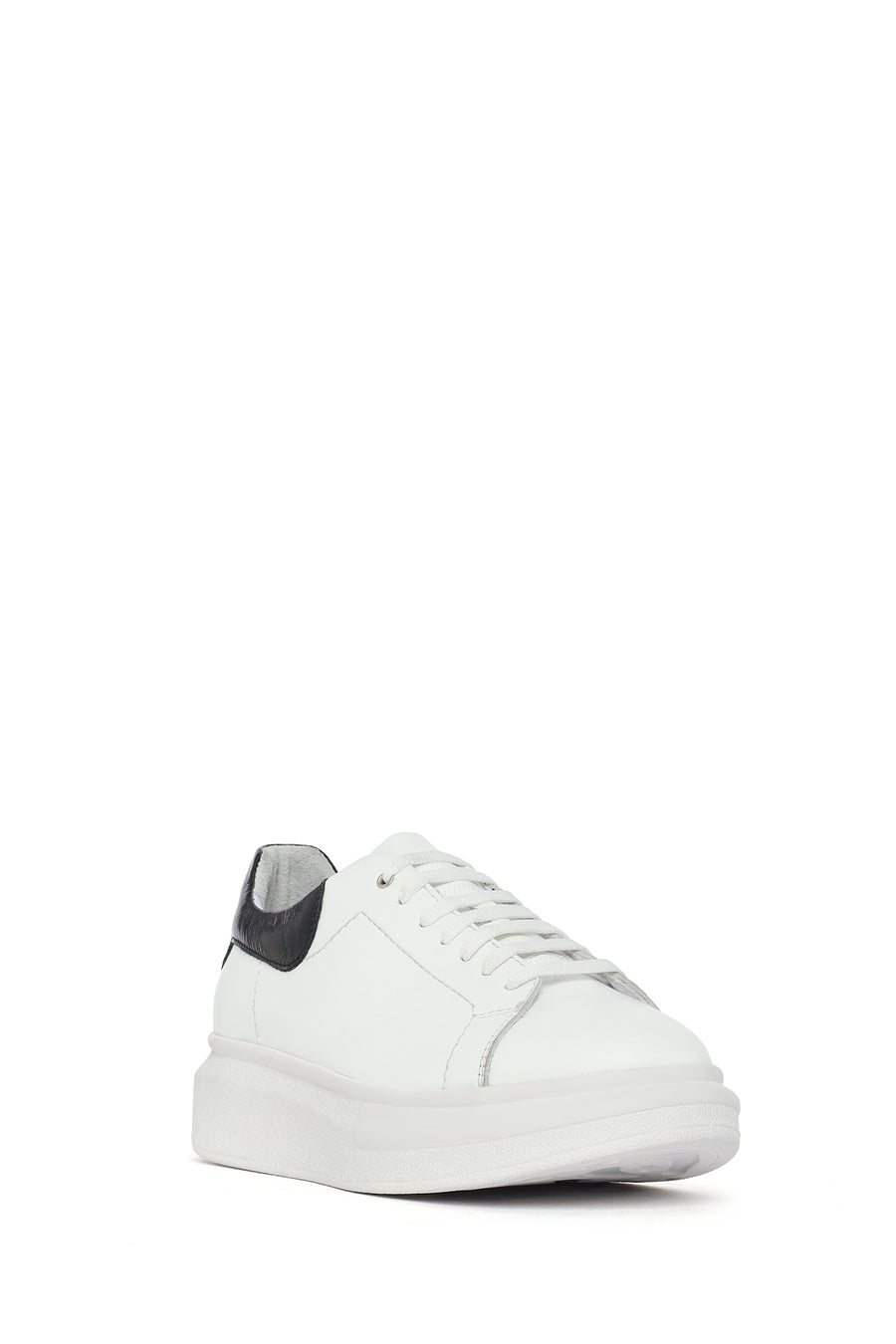 Kadın Beyaz Bağcıklı Kalın Tabanlı Deri Sneaker