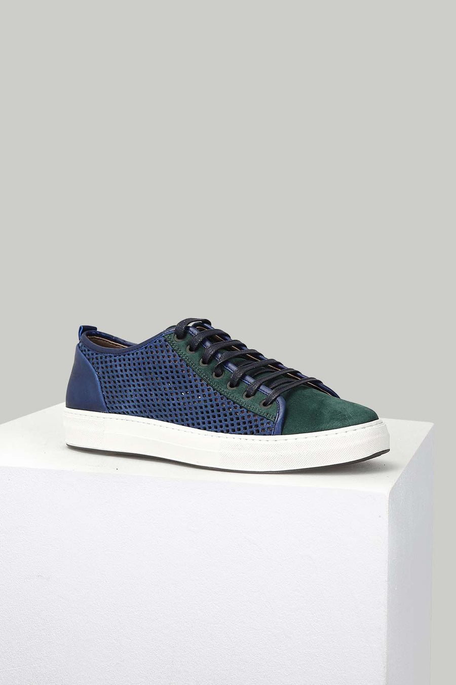 Men's shoes