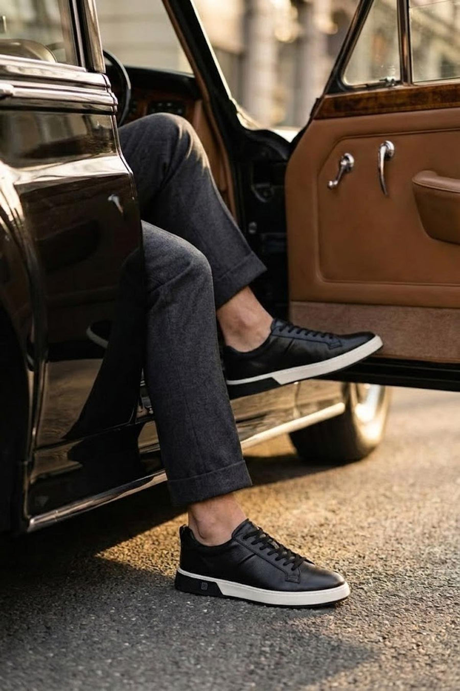 Male Black Lace-Up Leather Sneaker