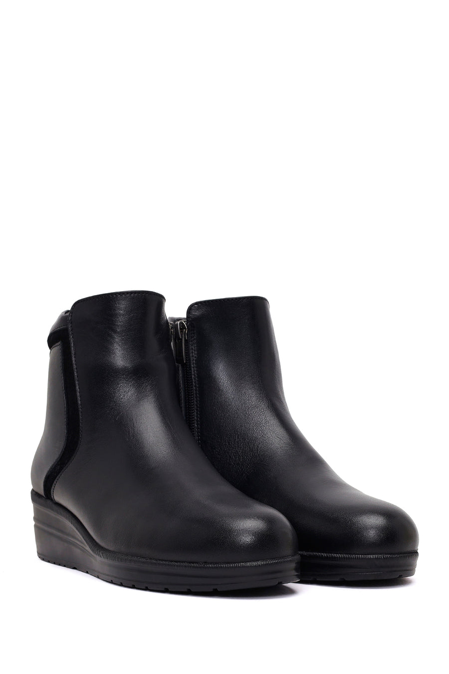Woman Black Zip Closure Leather Comfort Boots