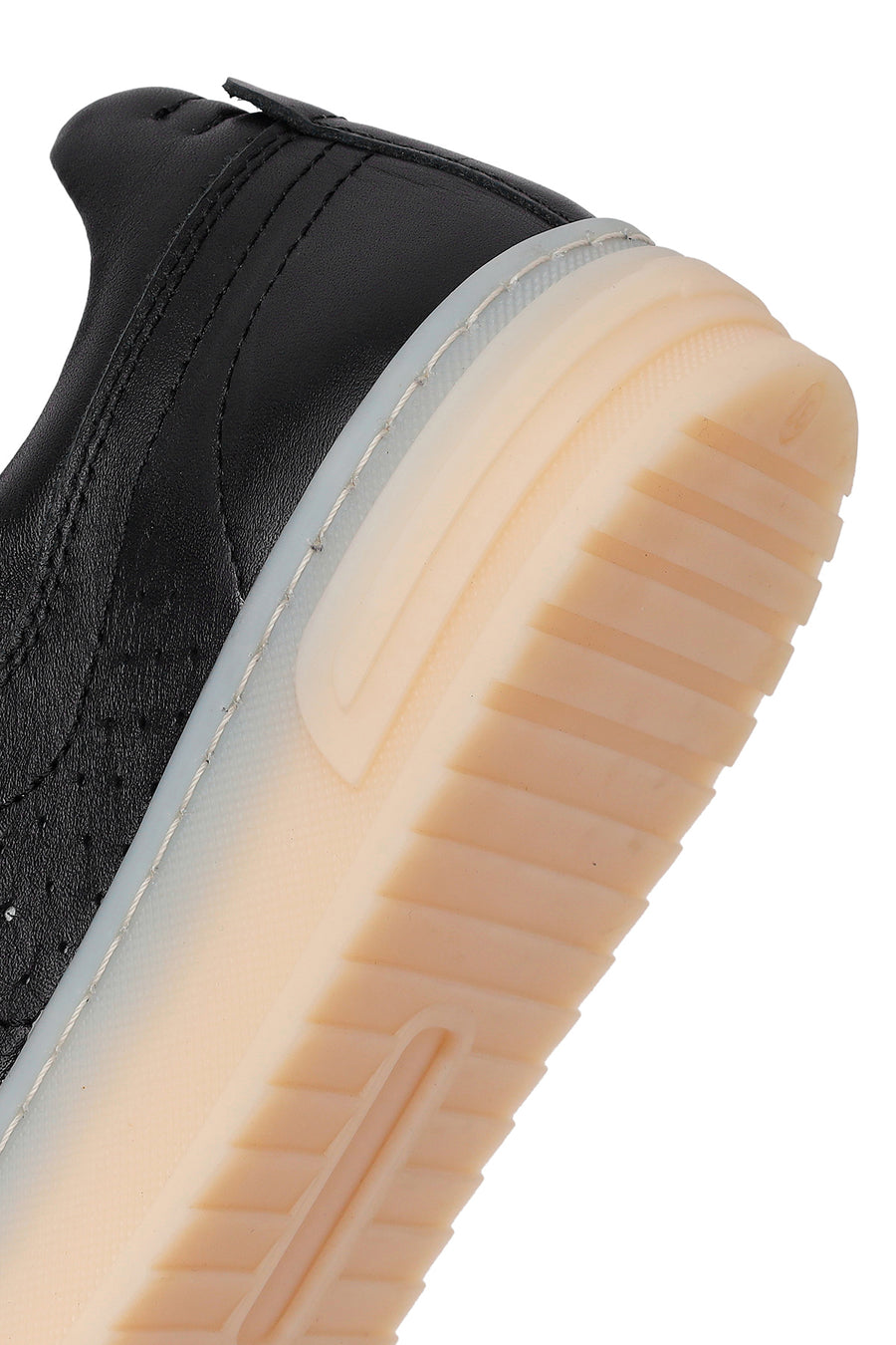Woman Black Lace-Up Leather Sneaker