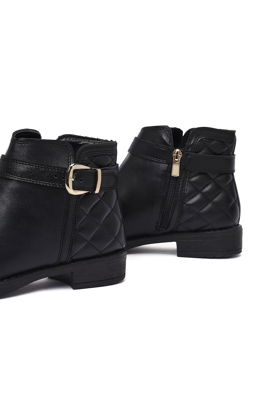 Woman Black Zip Closure Buckled Boots