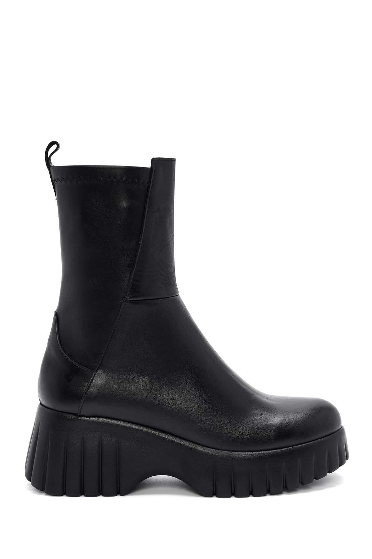 Woman Black Thick-Soled Zip Closure Leather Boots WF180011DV | Derimod