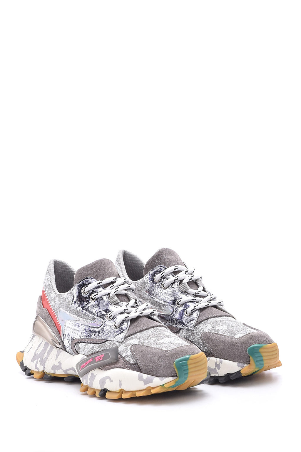 Kadın Yüksek Tabanlı Desenli Sneaker