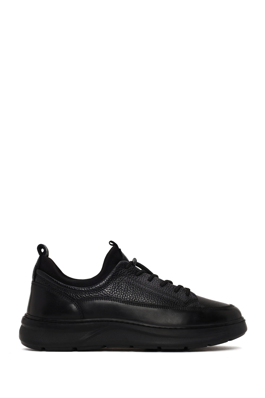Erkek Siyah Bağcıklı Kalın Tabanlı Deri Sneaker WM660010DK | Derimod
