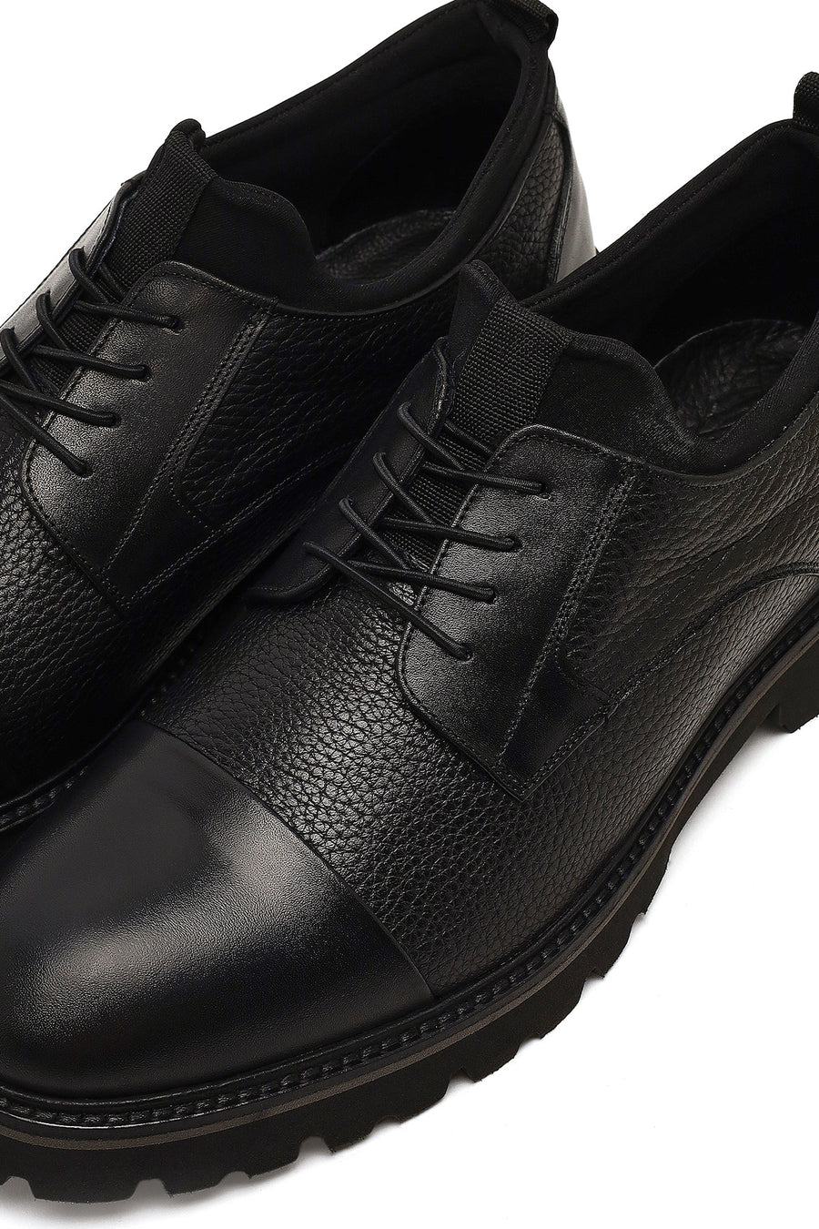 Men's Black Lace-Up Thick-Soled Leather Casual Shoe