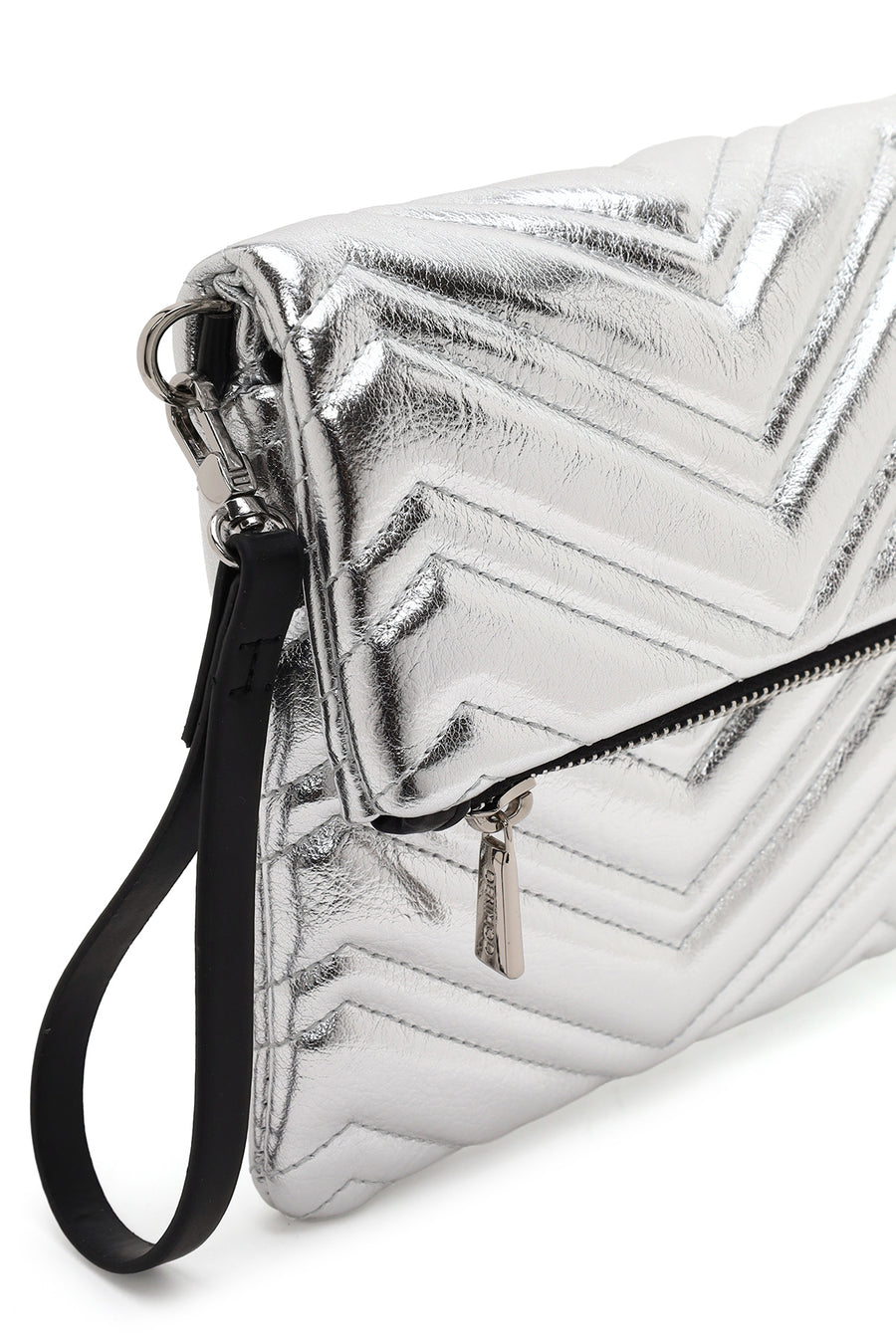 Woman Silver Chain-Strap Quilted Clutch Bag