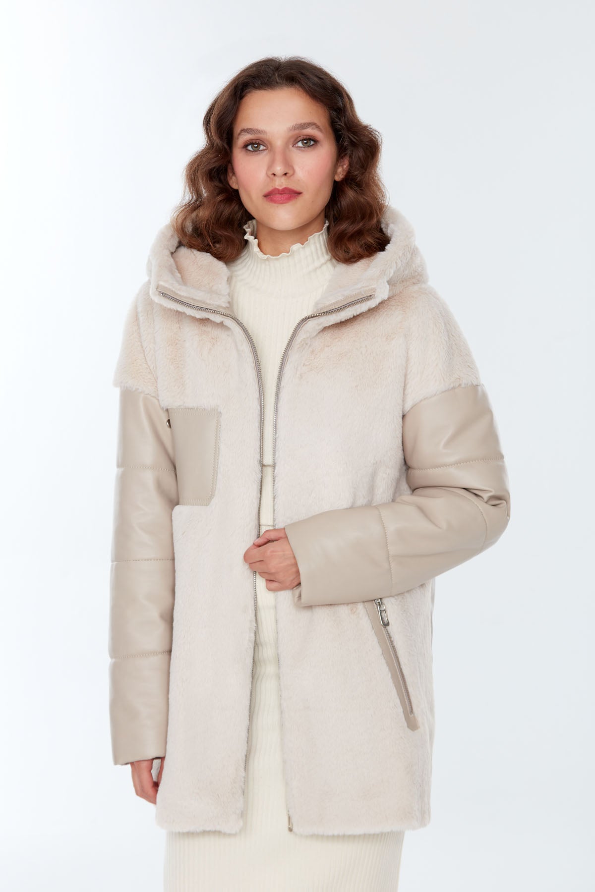 Chamonix Women's Beige Hooded Puffer Plush Leather Coat 22WGD5033FF | Derimod