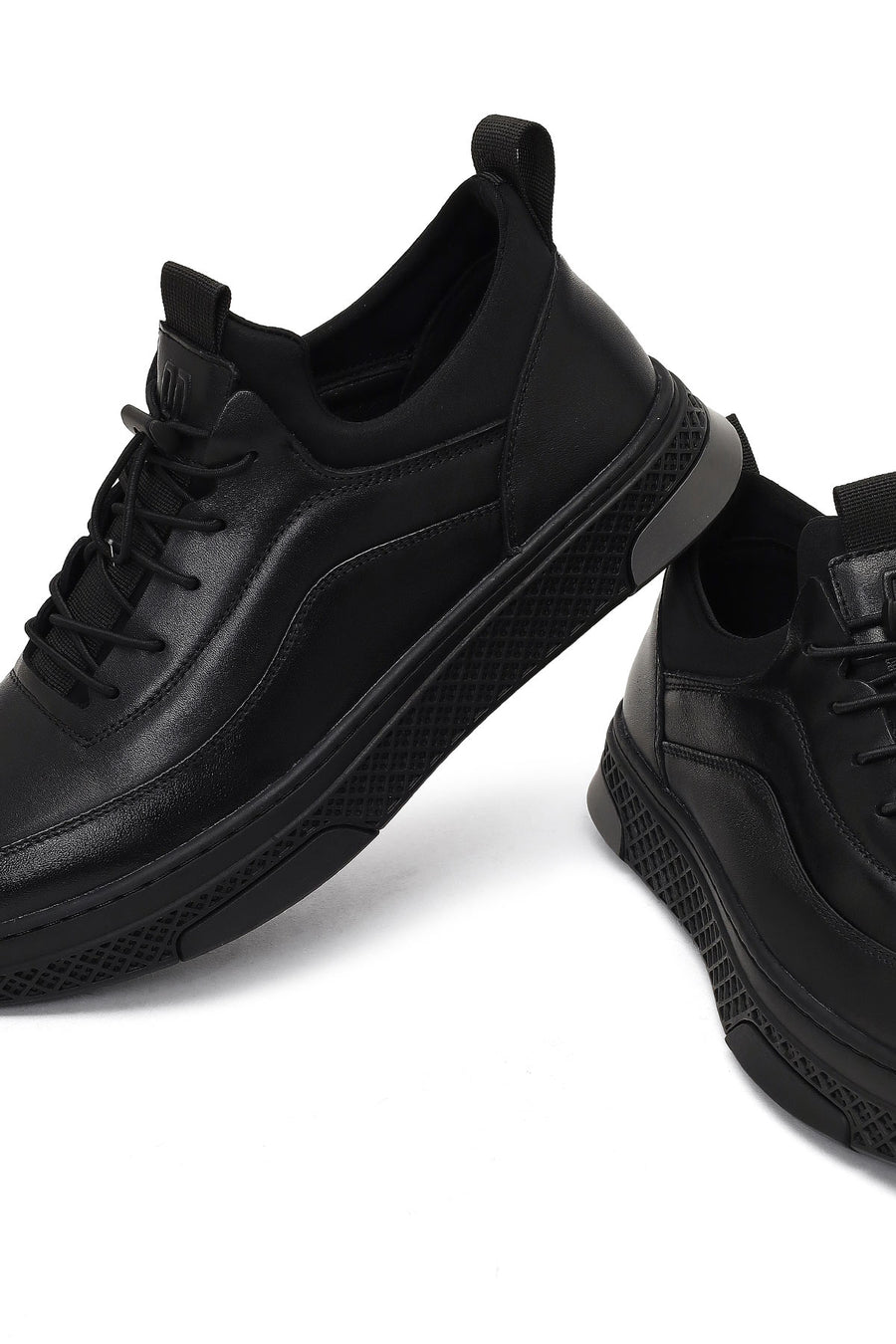 Men's Black Lace-Up Thick-Soled Leather Sneaker