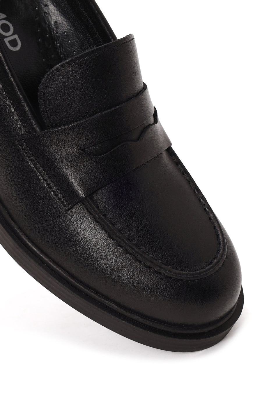 Woman Black Chunky-Heeled Leather Masculine Loafer