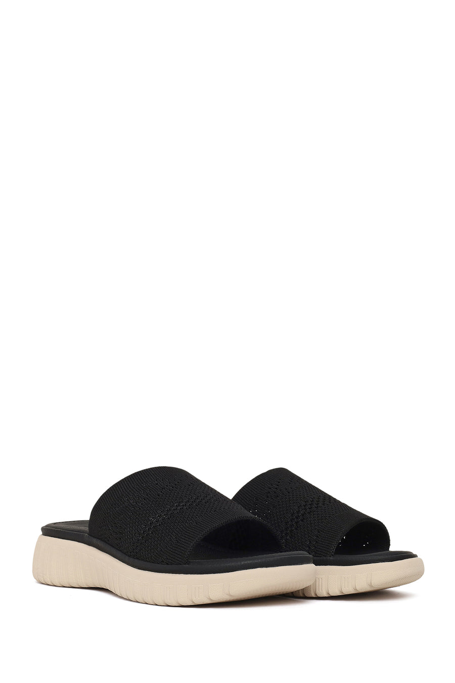Woman Black Chunky-Soled Patterned Comfort Slippers