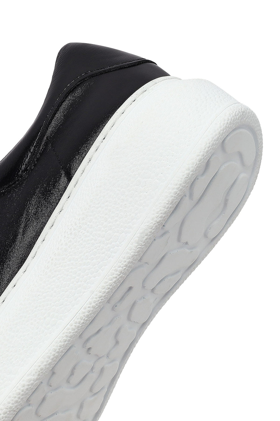 Woman Black Laced Thick Sole Leather Sneakers