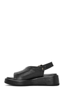 Kadın Siyah Bilekten Tokalı Kalın Tabanlı Deri Sandalet | Derimod