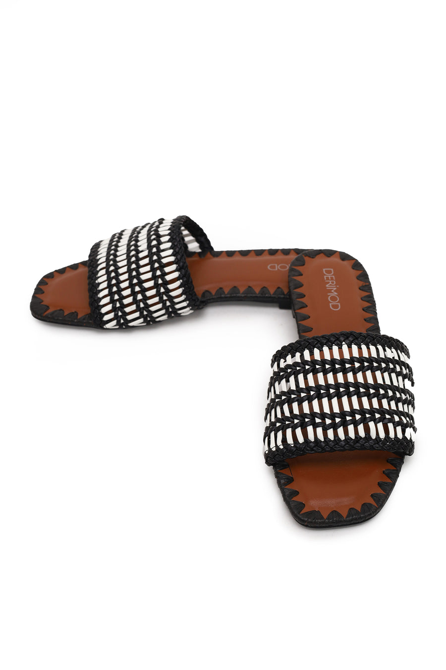 Woman Black Braided Slipper