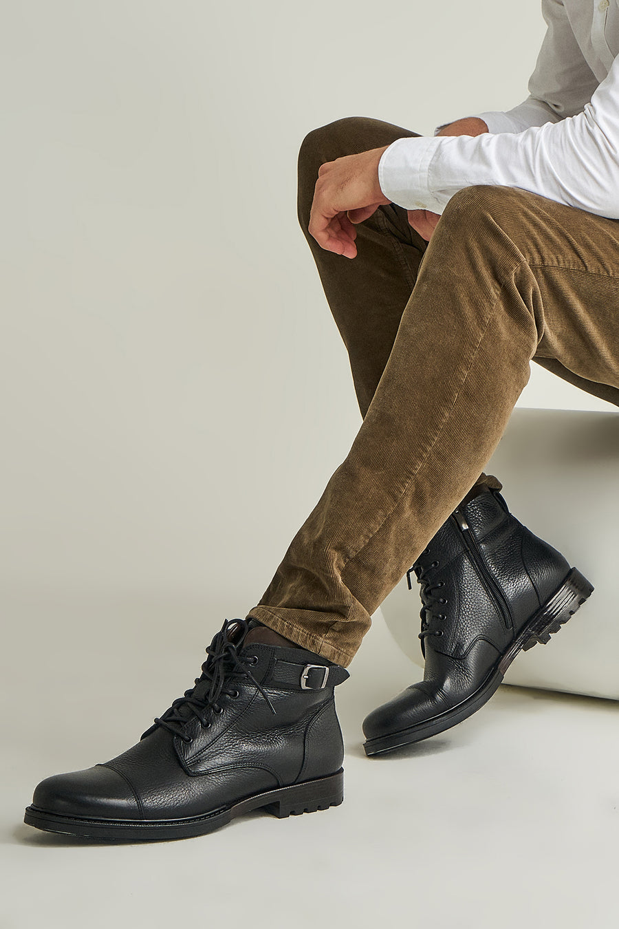 Soft Leather Zippered Men's Boots