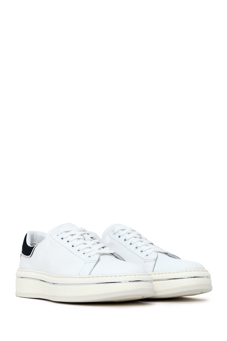 Male White Lace-Up Thick-Soled Leather Sneaker