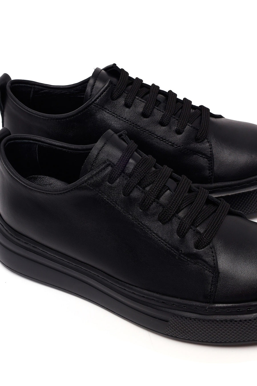 Erkek Siyah Bağcıklı Kalın Tabanlı Deri Sneaker