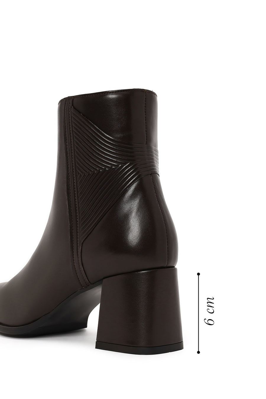 Woman Brown Zip Closure Chunky Heeled Leather Boots