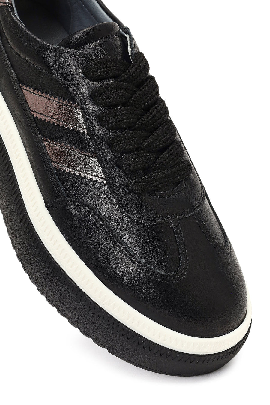 Kadın Siyah Bağcıklı Kalın Tabanlı Deri Sneaker