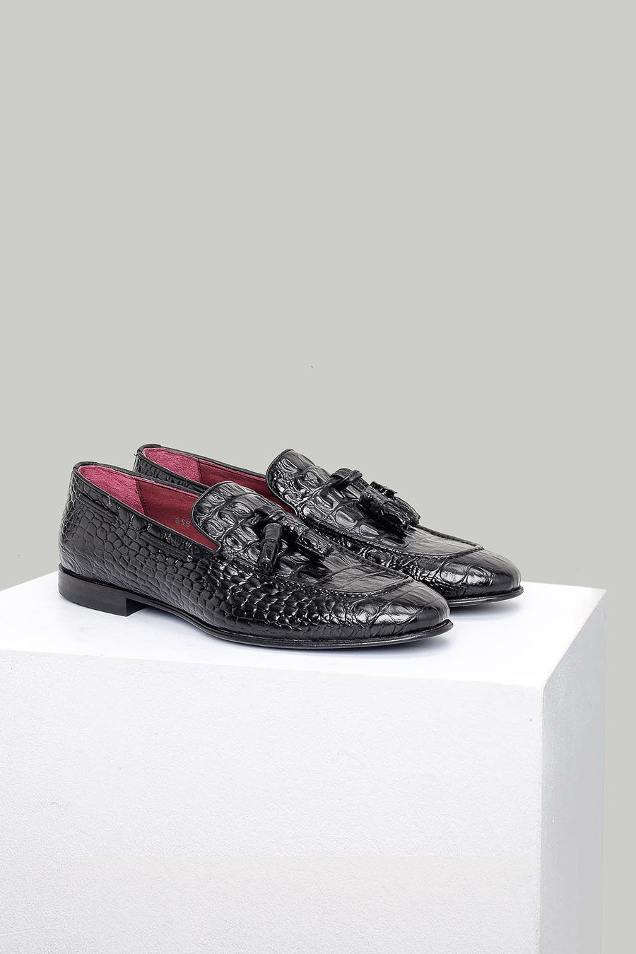Classic Men's Shoes with Crocodile Pattern