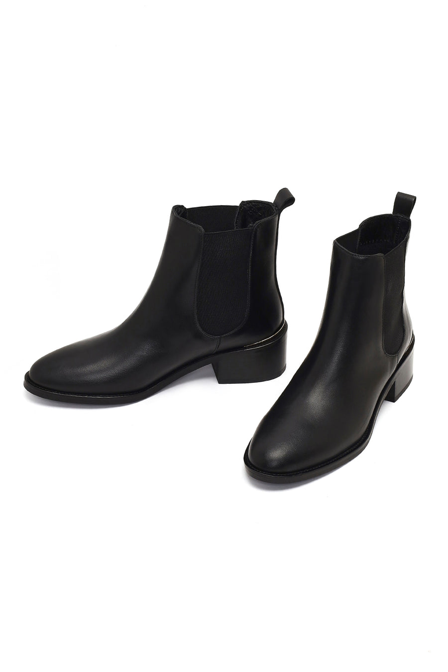 Woman Black Leather Chelsea Boots