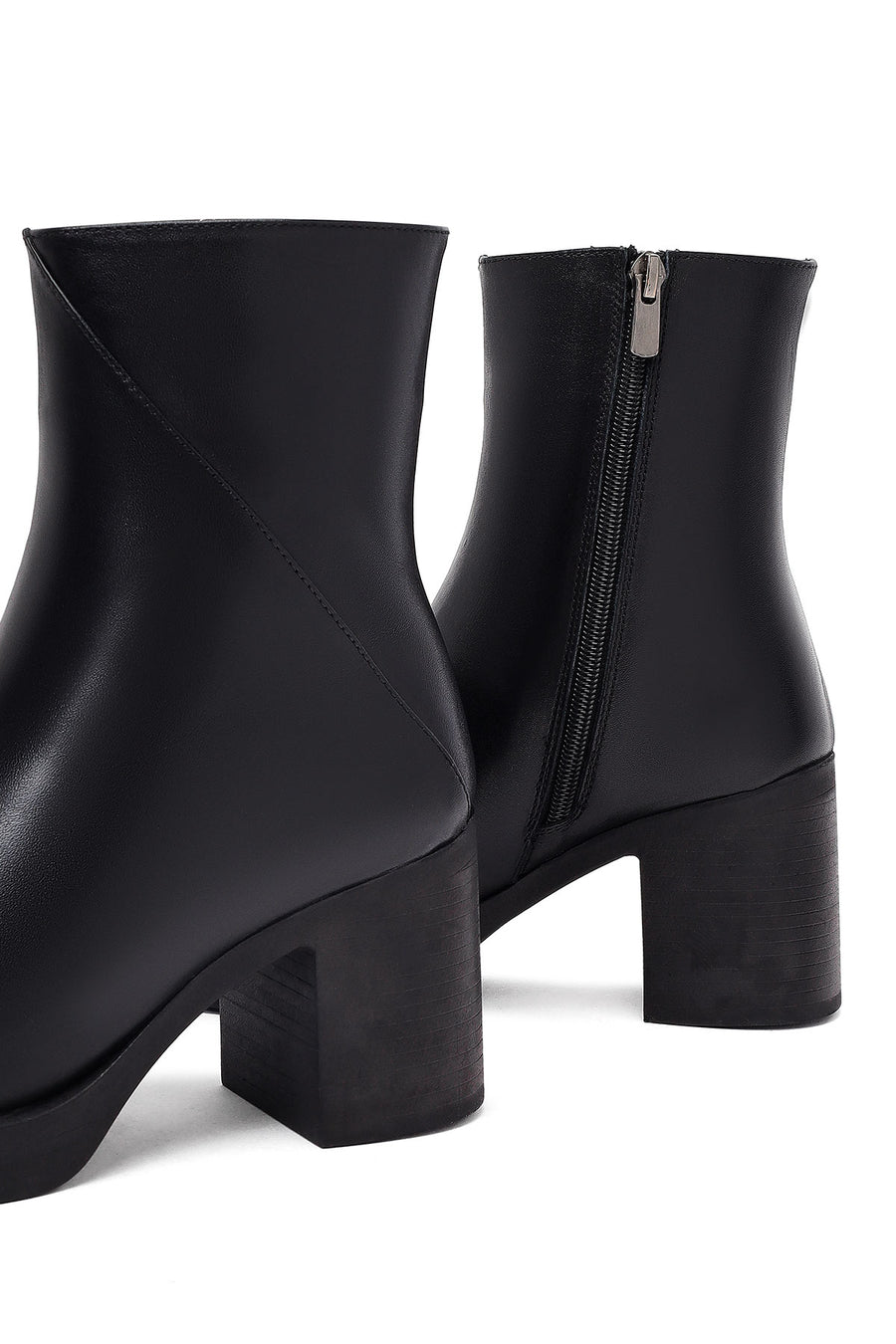 Woman Black Zip Closure Thick-Heeled Leather Boots