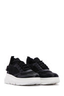 Women's Black Thick Soled Sneaker | Derimod