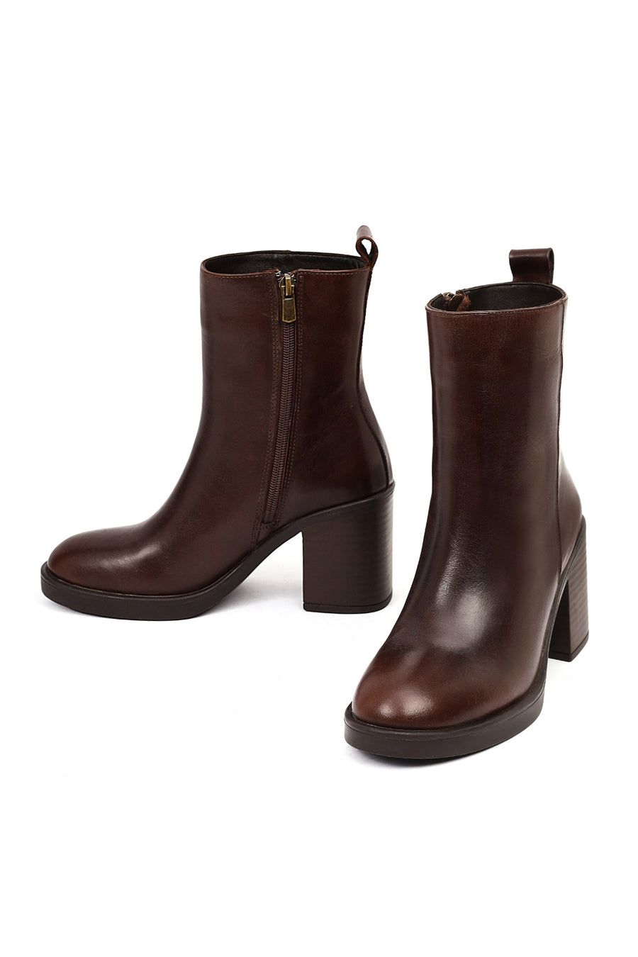 Woman Brown Zip Closure Chunky Heeled Leather Boots