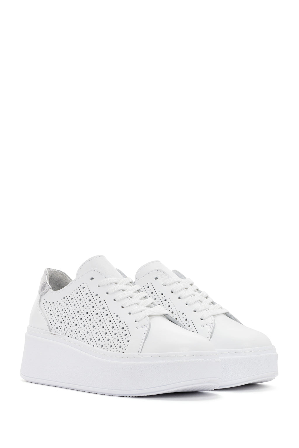 Kadın Beyaz Kalın Tabanlı Bağcıklı Deri Sneaker