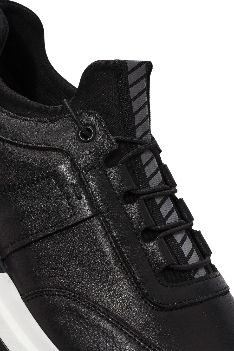 Men's Black Lace-up Leather Sneaker