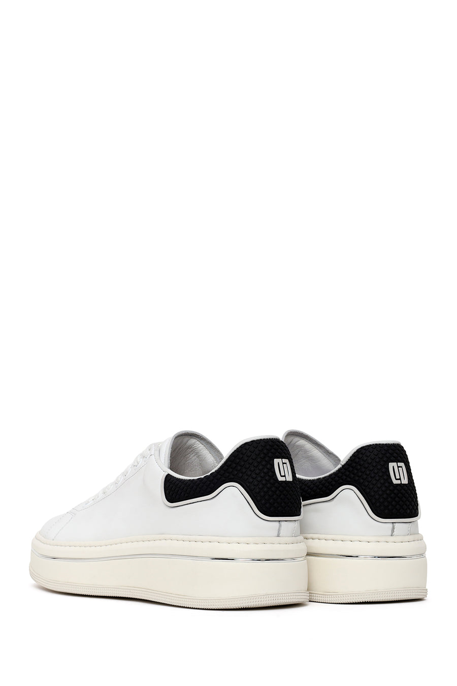 Male White Lace-Up Thick-Soled Leather Sneaker