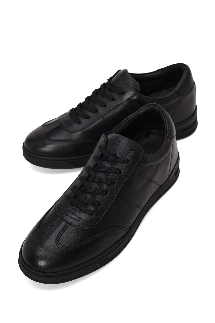 Male Black Lace-up Leather Casual Sneaker