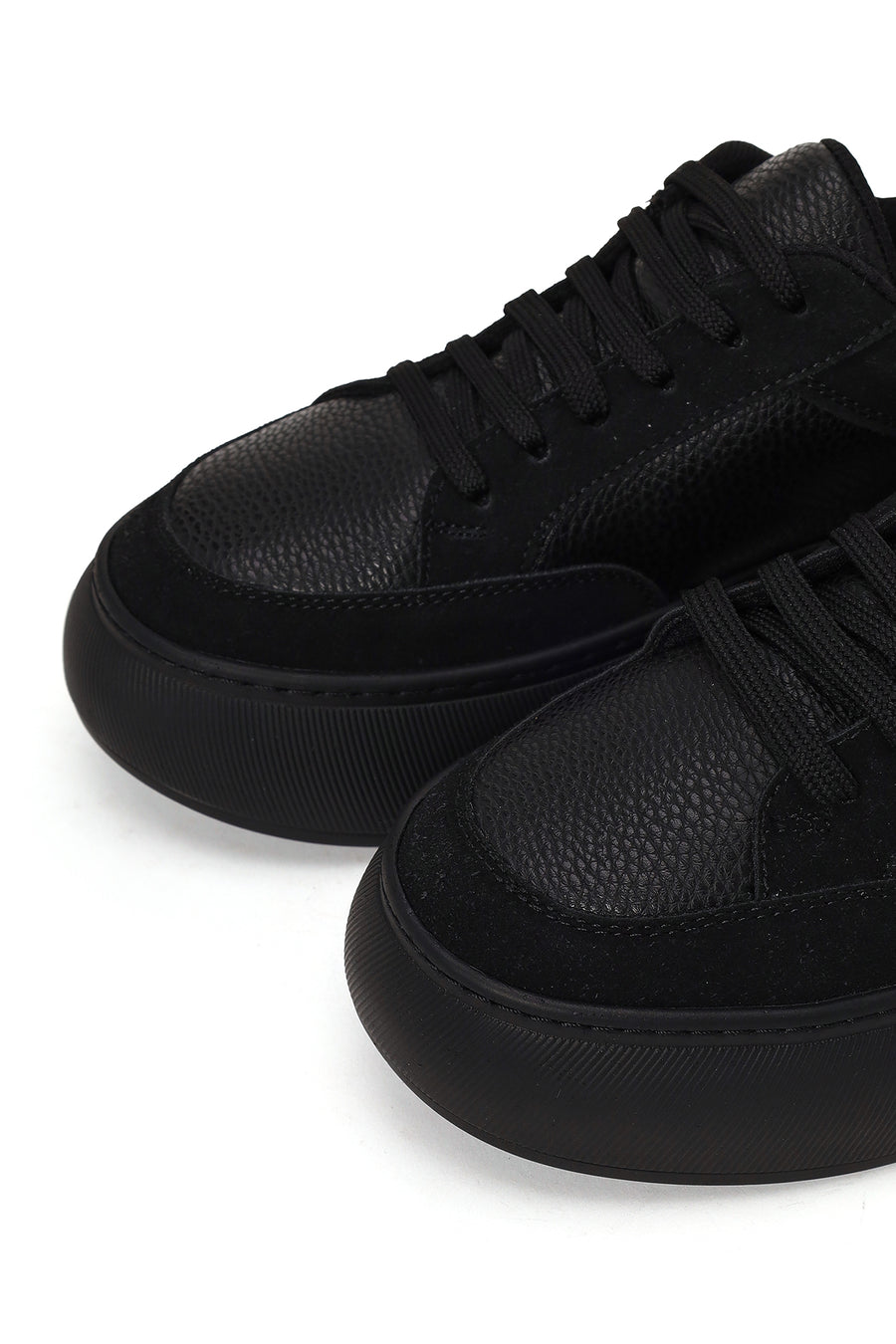 Kadın Siyah Bağcıklı Kalın Tabanlı Sneaker