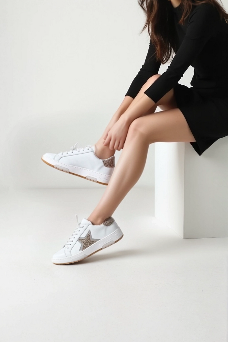 Woman White Lace-Up Embellished Leather Sneaker